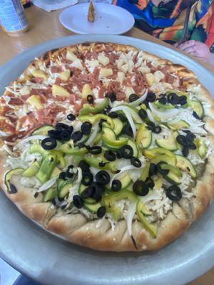 La más es delgada y crujiente   at Veggino's Pizza in Mexico City