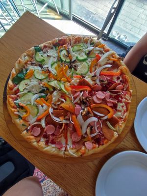  at Veggino's Pizza in Mexico City