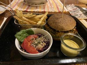 מנת המבורגר עדשים  ביתי  at Lahodnosti in Poprad