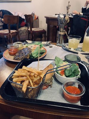 Burger without bun(GF) and regular burger at Lahodnosti in Poprad