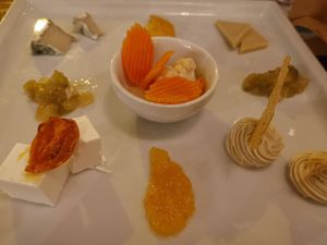 Umwerfende vegane Käseplatte at Sementis in Pietrasanta