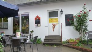 Eingang at Werners Eiscafe in Wismar