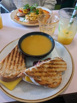 Reuben and soup at Hula Juice Cafe in Edinburgh