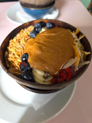 Vegan acai bowl at Hula Juice Cafe in Edinburgh