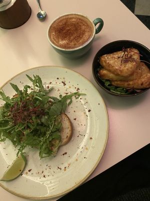 Avocado toast, hash browns and Cappuccino with oat milk 🙃   at Hula Juice Cafe in Edinburgh