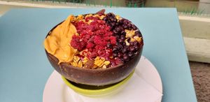 Maca Nana bowl at Hula Juice Cafe in Edinburgh