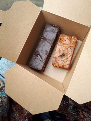 chocolate tiffin and sweet potato blondie at Hula Juice Cafe in Edinburgh