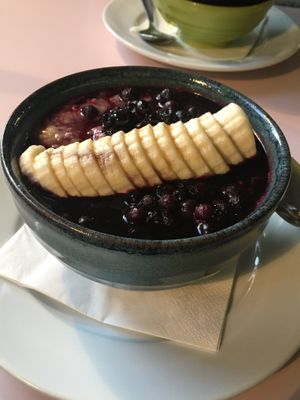 Blueberry porridge hold the honey add maple syrup and banana  at Hula Juice Cafe in Edinburgh