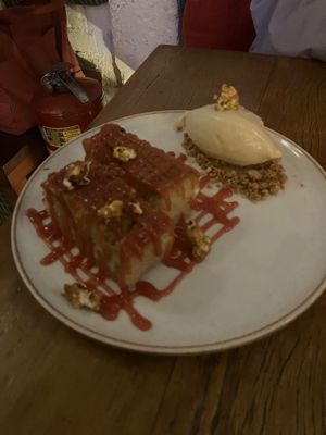 Bolo de fubá com goiabada e sorvete de milho at Teva in Rio De Janeiro