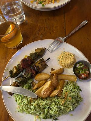 Prato de churrasco maravilhoso! Podia vir só mais farofa e legumes   at Teva in Rio De Janeiro