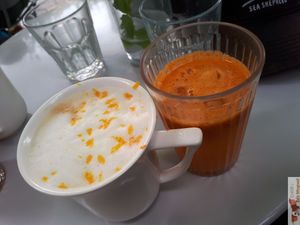Fruit juice and coffe at Kitchen Garden in Bordeaux