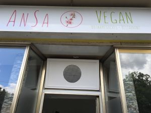 Welcome to AnSa, where you find very delicious Vietnamese vegan food, with absolutely fair prices. 
Please convince yourself. 
We love to see you soon.  at AnSa in Munich