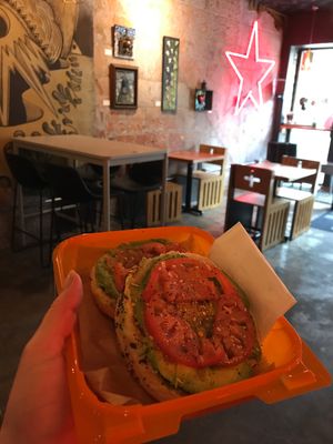 avocado toast at Fluid Coffeebar in Valparaiso