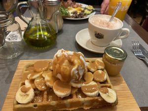 Vegan waffle, banana with peanut butter + vanilla ice soy cream 🌱🌱 #Veganuary at The Sister in Brussels