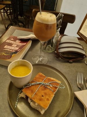  at The Sister in Brussels