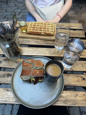   at The Sister in Brussels