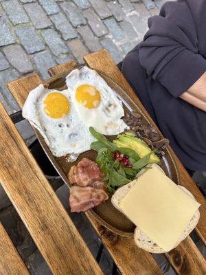   at The Sister in Brussels