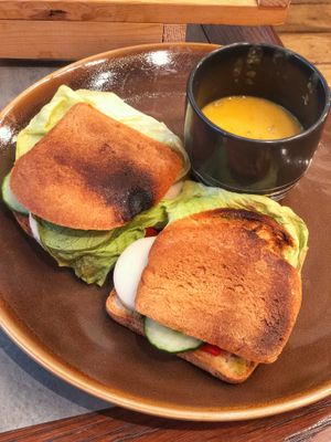 About Us at The Sister in Brussels