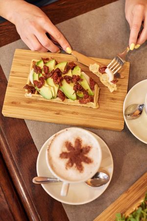 vegan and gluten free waffles at The Sister in Brussels