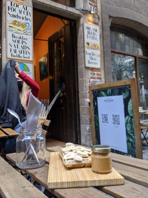 Peanut butter and banana waffle outside at The Sister in Brussels