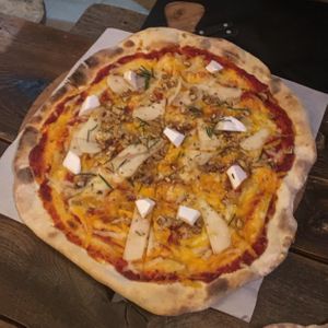 Vegan Feta and Roasted Pear pizza at Pizza Loft in Krakow