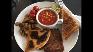 Vegan fry-up! at Rose & Grant's in Glasgow