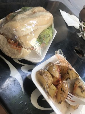 Dan así la comida, mucho plástico.  at Natgen in Buenos Aires