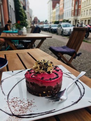 Raw vegan cherry chocolate tarte  at Marae - Kaffee & Zauberei in Luebeck