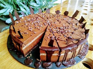 raw chocolate caramell cake at Marae - Kaffee & Zauberei in Luebeck