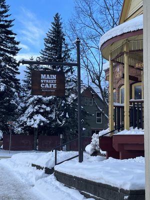 Outsidee #Veganuary at Main Street Cafe in Revelstoke