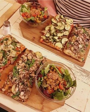 loved it  at Hank Vegan Pizza in Paris