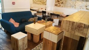 first floor at Hank Vegan Pizza in Paris