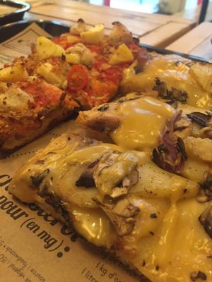 Wow at Hank Vegan Pizza in Paris