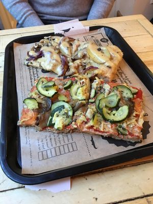 Great pizza! at Hank Vegan Pizza in Paris