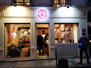 Outside of Hank Vegan Pizza at Hank Vegan Pizza in Paris