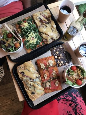 Beautiful vegan pizza!!! at Hank Vegan Pizza in Paris
