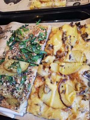 Delicious pizza at Hank Vegan Pizza in Paris