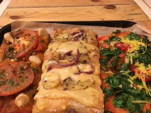 Best pizza at Hank Vegan Pizza in Paris