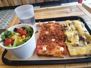 Beyond meat, potato and cheese, salad and water = le petit menu €13 at Hank Vegan Pizza in Paris