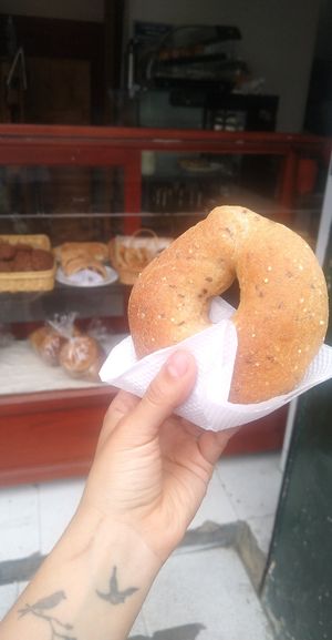 Roscón integral relleno con conserva de guayaba at Panamorarte in Bogota