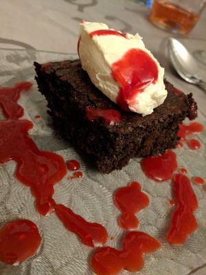 Vegan brownie at Le Cheval Blanc  in Saint-antonin-noble-val