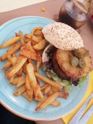 Hamburguesa La Santa at Suka in Suances