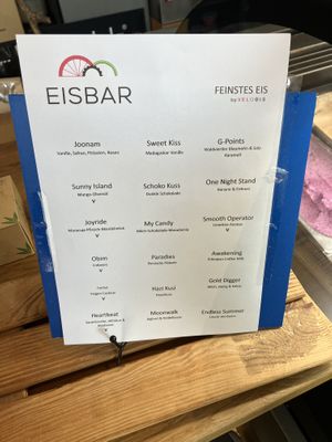 vegan choices are labeled with a ‚V'  at Velobis in Vienna