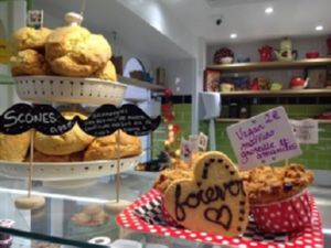 vegan muffin at Dolly's 2 Go in Caen