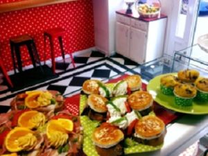 Dolly's 2 Go at Dolly's 2 Go in Caen