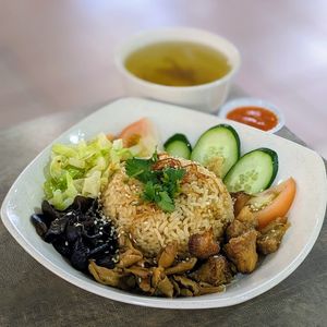 Vegan lion’s mane mushroom rice at FIREFLY 萤火虫 by Thunder Tree in Central Singapore
