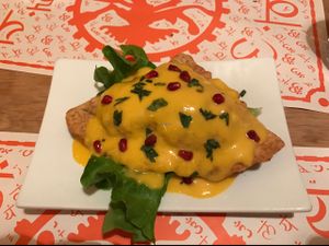 veg samosa with mango sauce (vegan) at Satsanga in Burgas