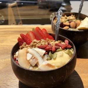 Bol Glow at Belem Cafe & Yoga in Montreal