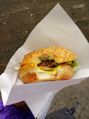 fresh cheeseburger  at Hood - Konyushennaya in St Petersburg