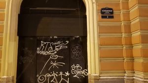 seems closed   at Hood - Konyushennaya in St Petersburg